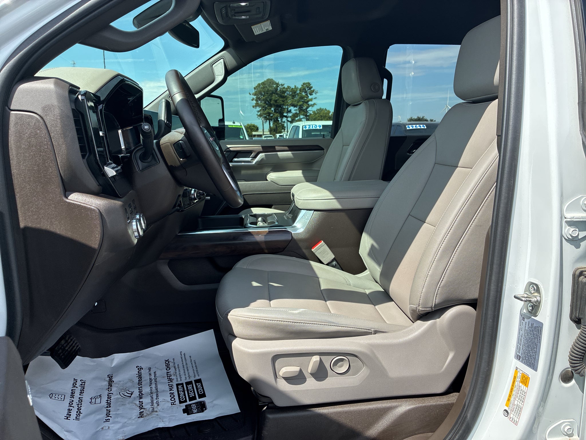 2025 GMC Sierra SLT