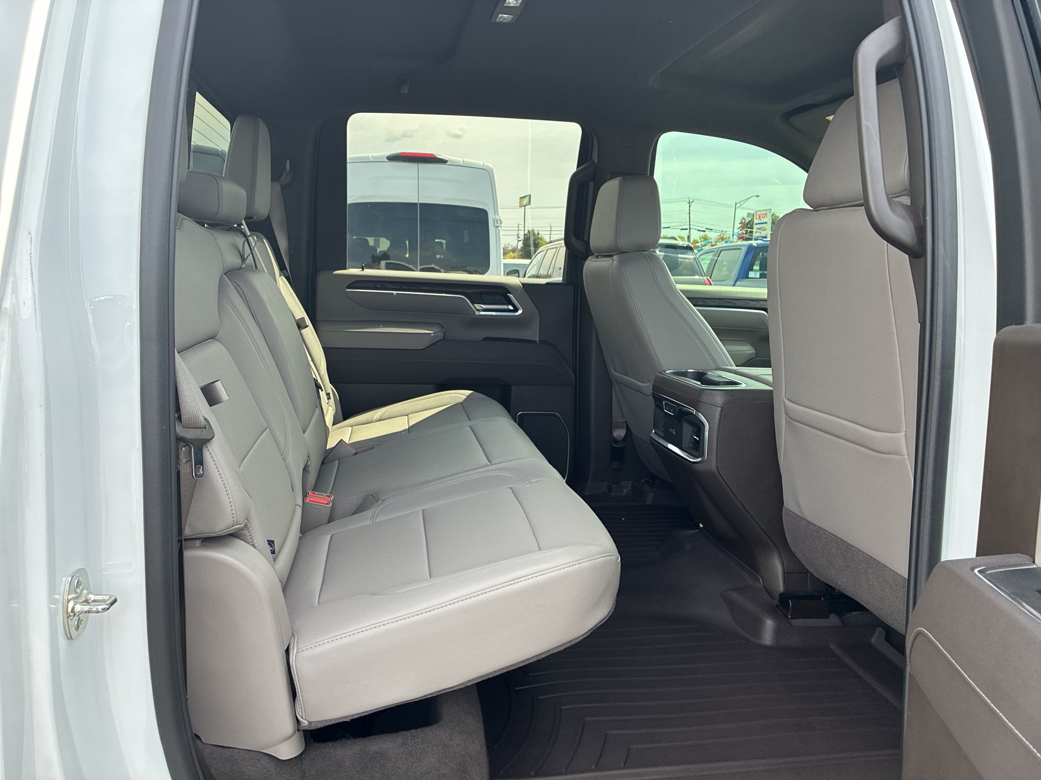 2025 GMC Sierra SLT