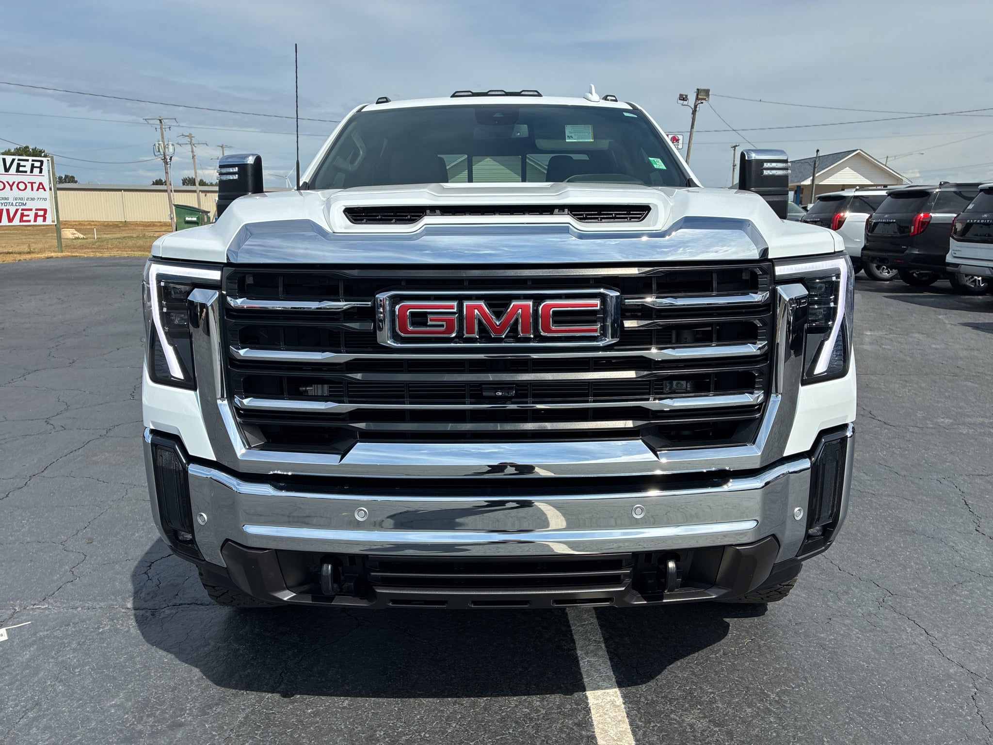 2025 GMC Sierra SLT