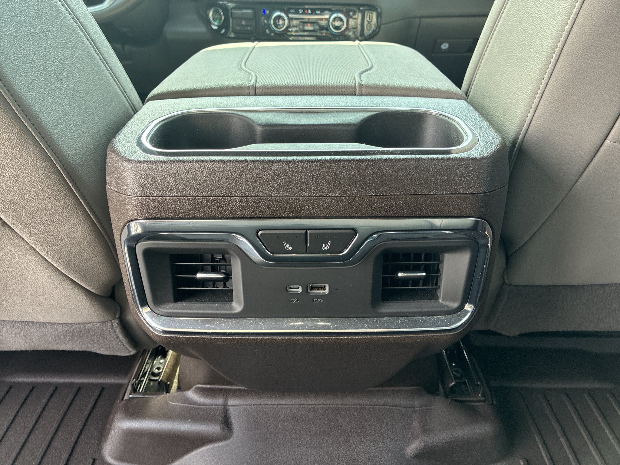2025 GMC Sierra SLT
