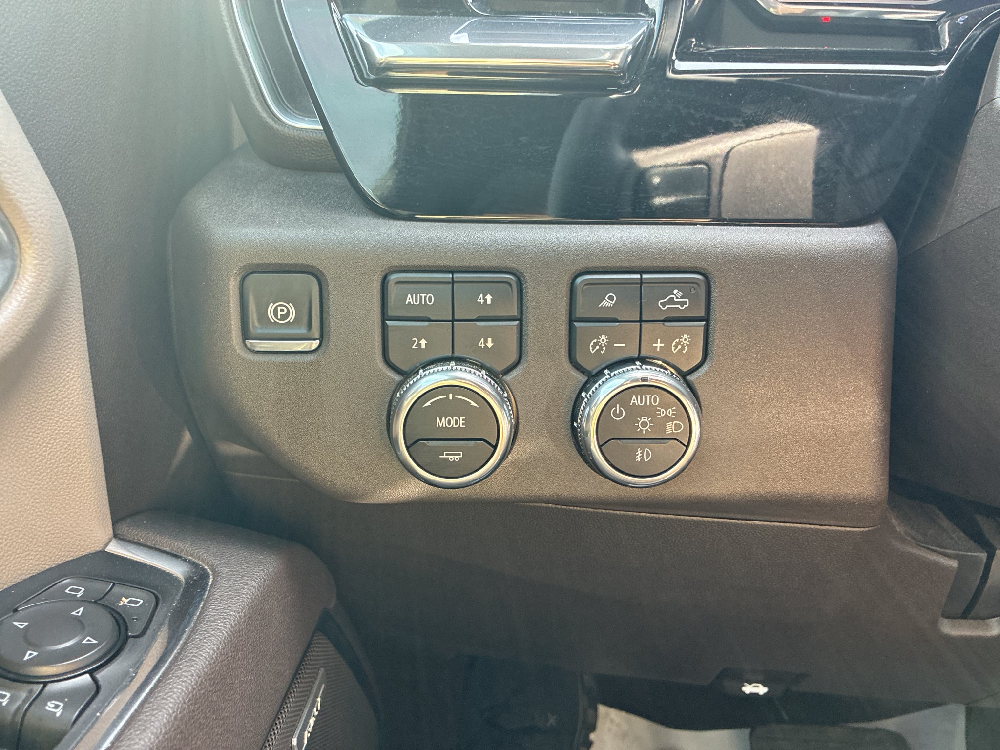 2025 GMC Sierra SLT