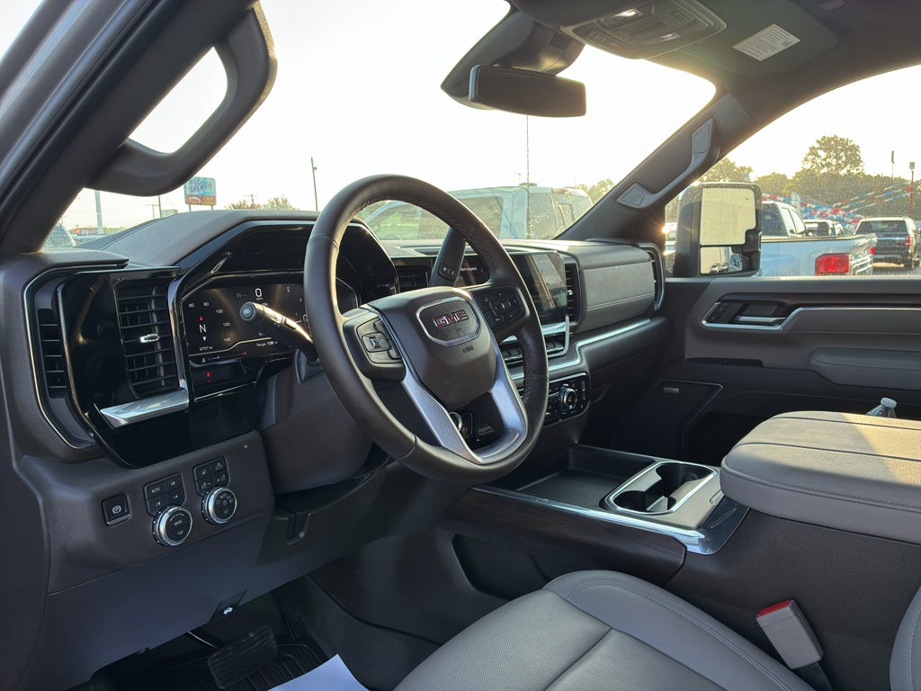 2025 GMC Sierra SLT