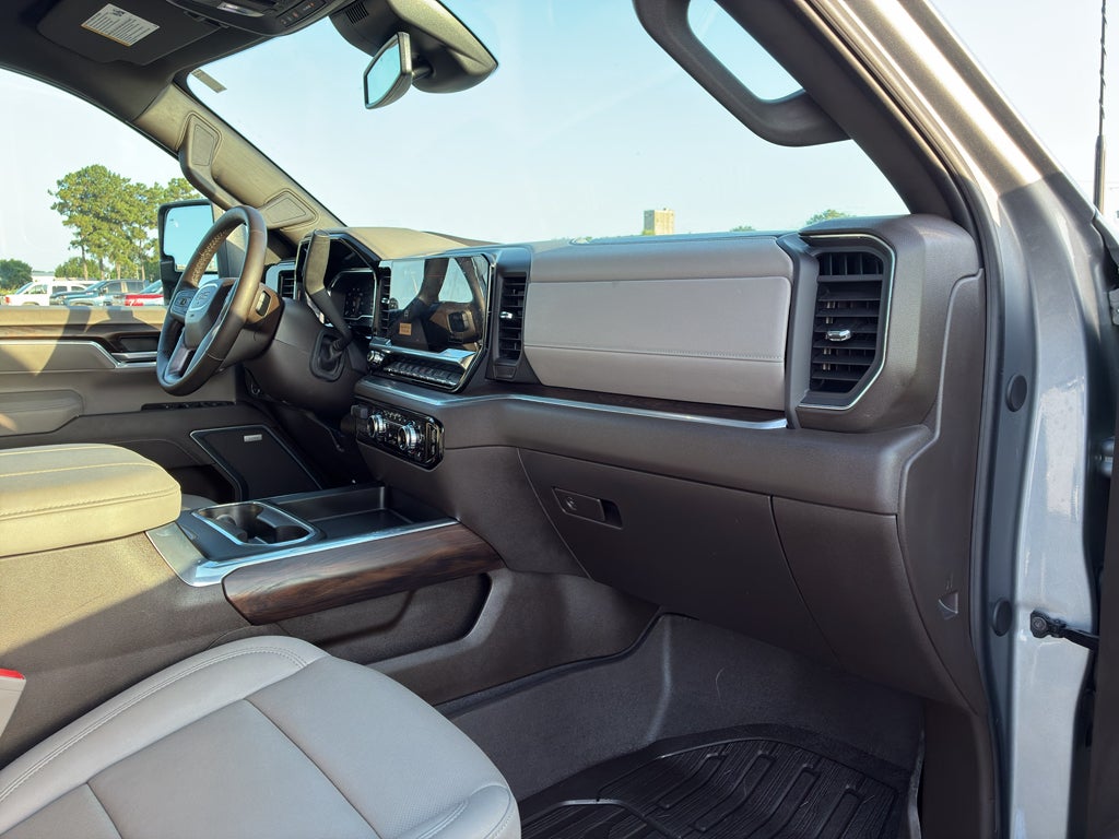 2025 GMC Sierra SLT