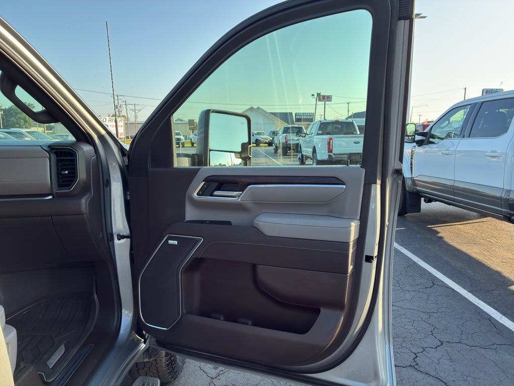 2025 GMC Sierra SLT