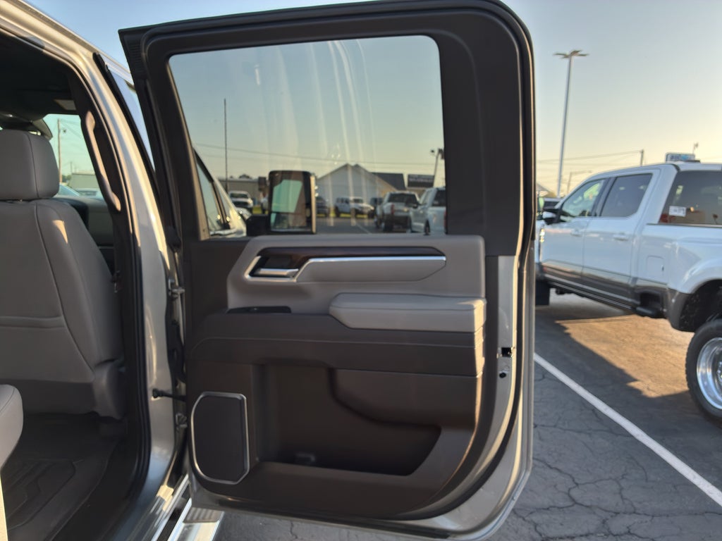 2025 GMC Sierra SLT