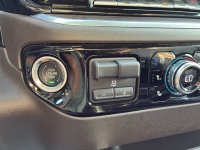 2025 GMC Sierra SLT