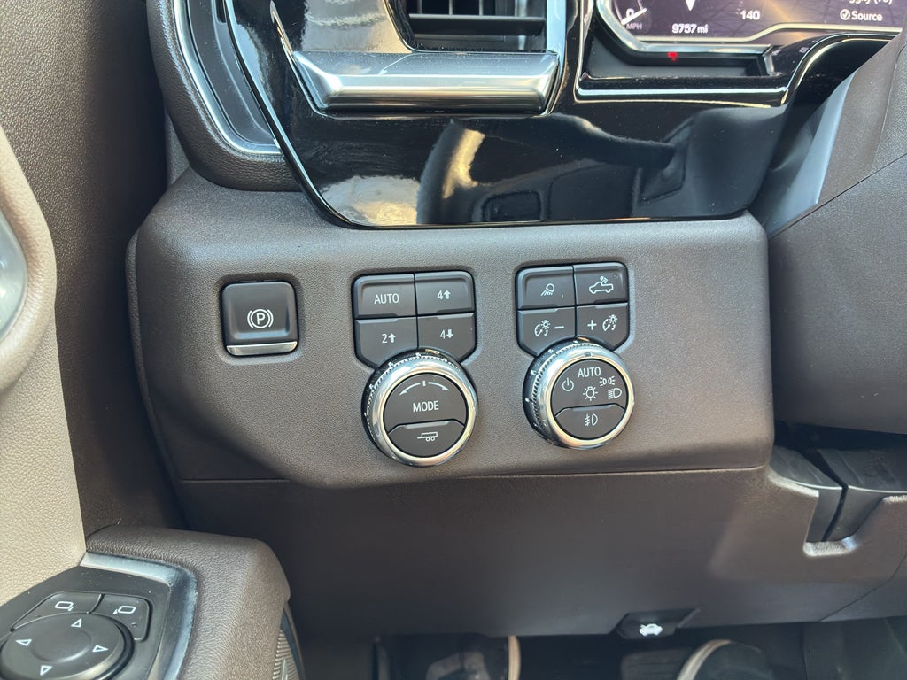 2025 GMC Sierra SLT