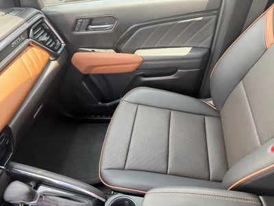 2025 GMC Canyon 4WD AT4