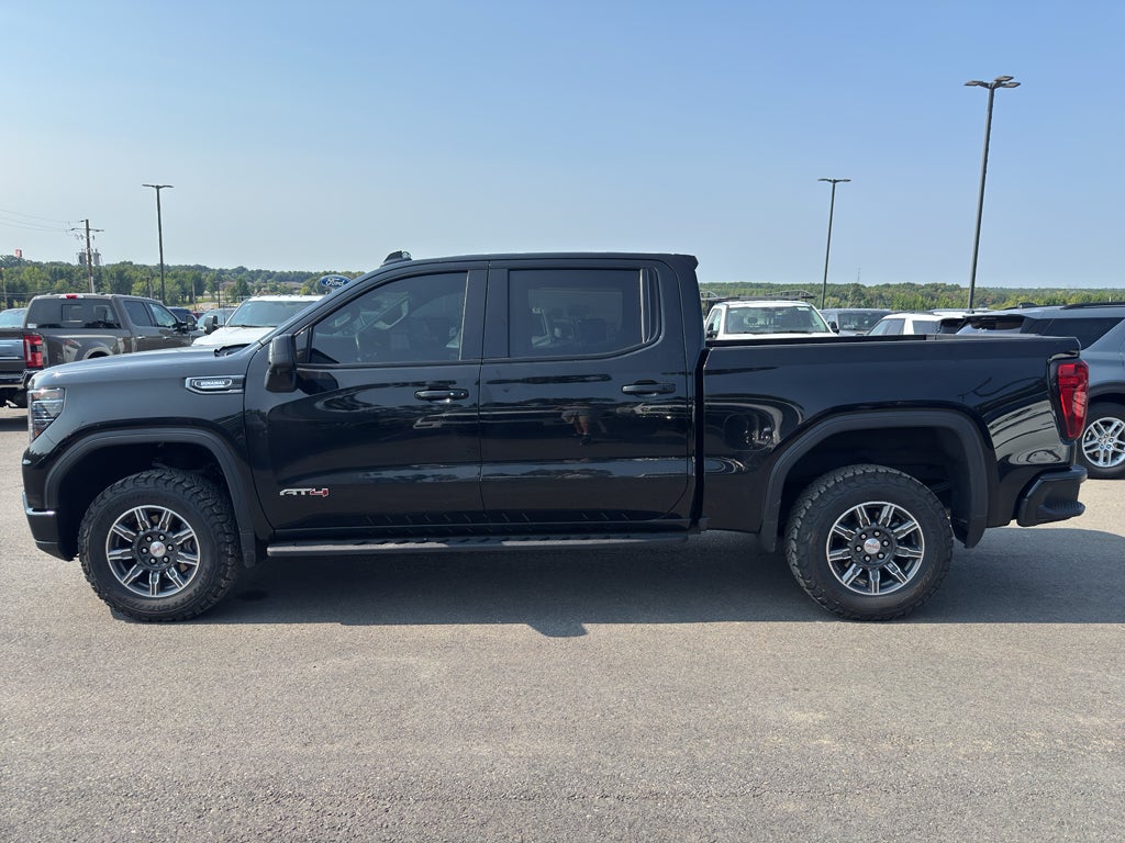 2024 GMC Sierra AT4
