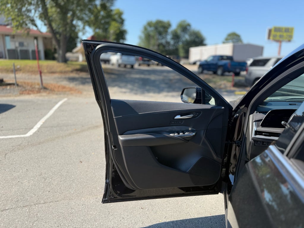 2025 Cadillac XT4 FWD Premium Luxury
