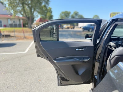 2025 Cadillac XT4 FWD Premium Luxury