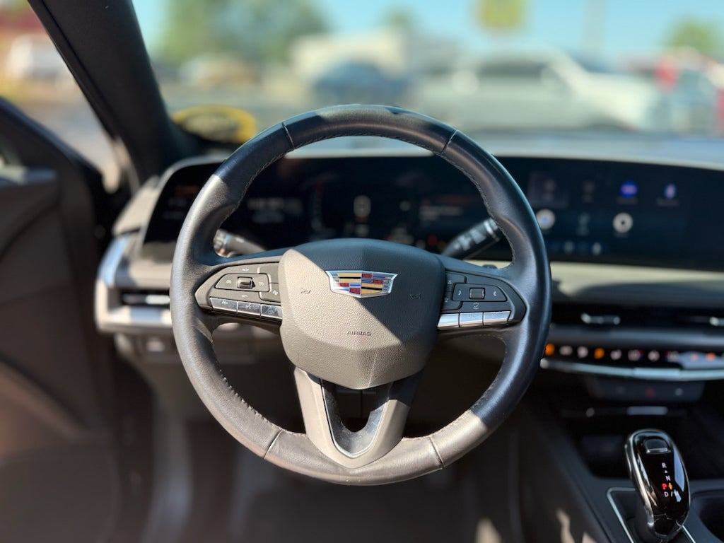 2025 Cadillac XT4 FWD Premium Luxury