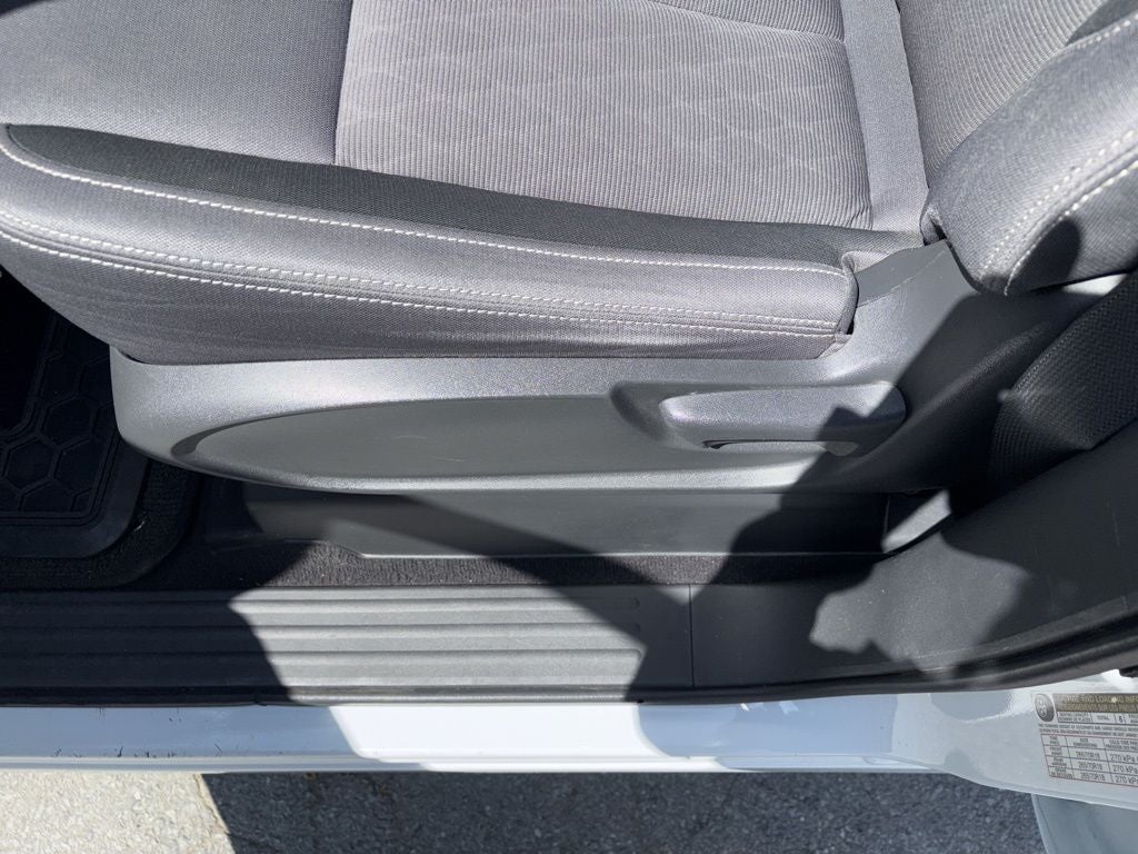 2023 Nissan Titan SV