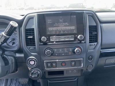 2023 Nissan Titan SV