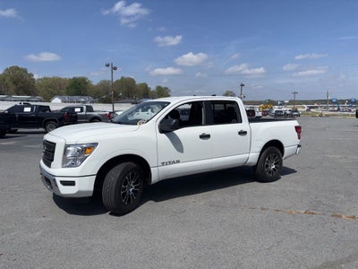 2023 Nissan Titan SV