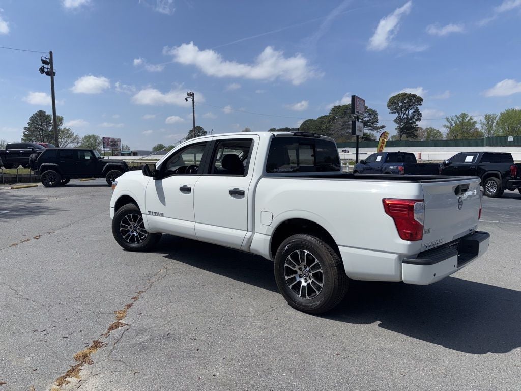 2023 Nissan Titan SV