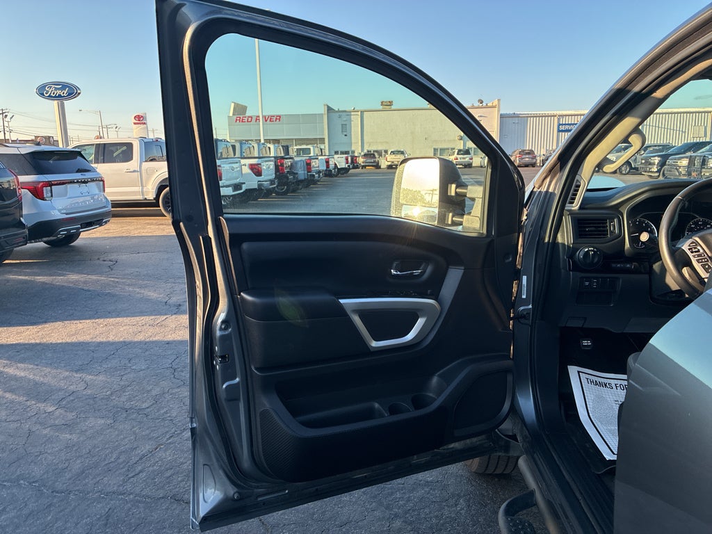 2024 Nissan Titan SV