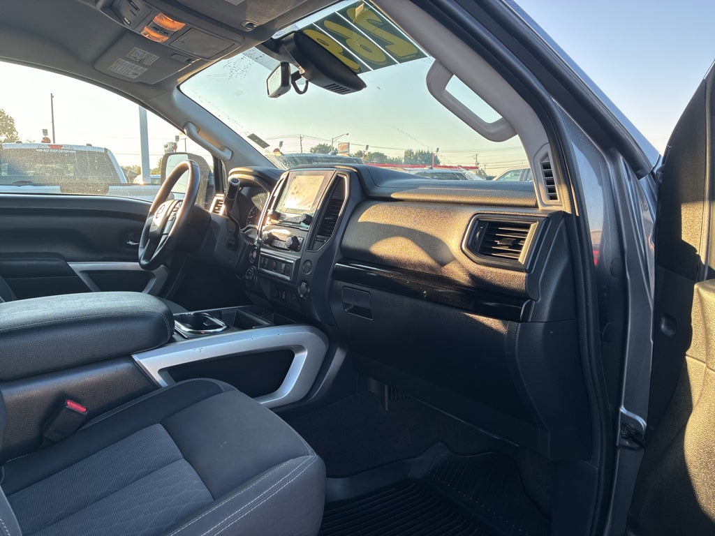 2024 Nissan Titan SV