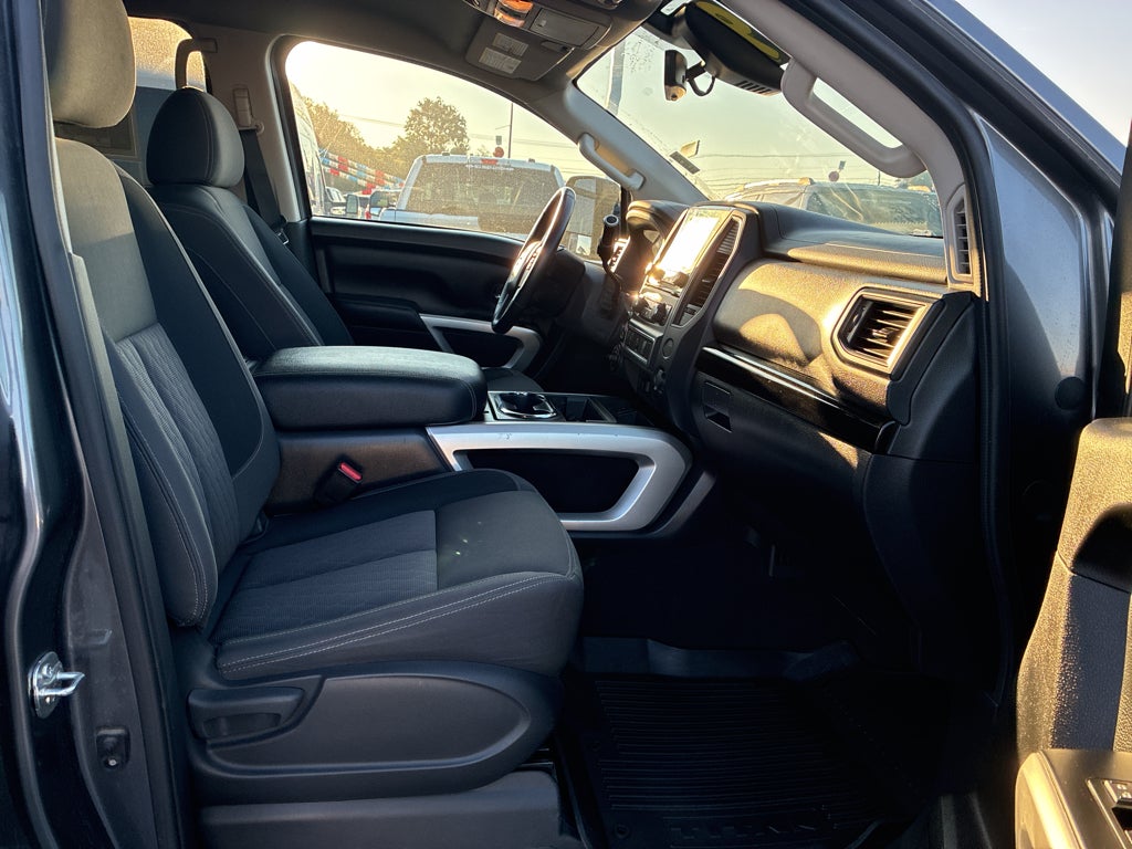 2024 Nissan Titan SV