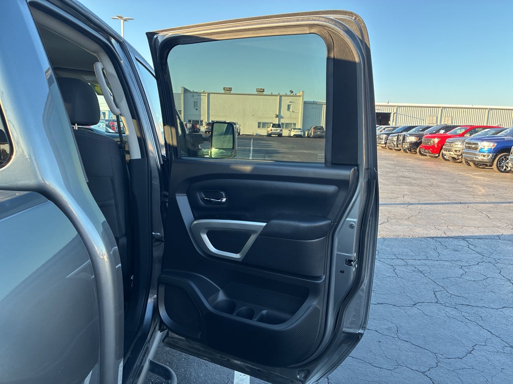 2024 Nissan Titan SV