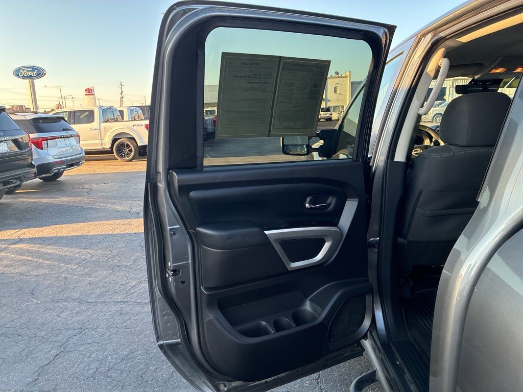 2024 Nissan Titan SV