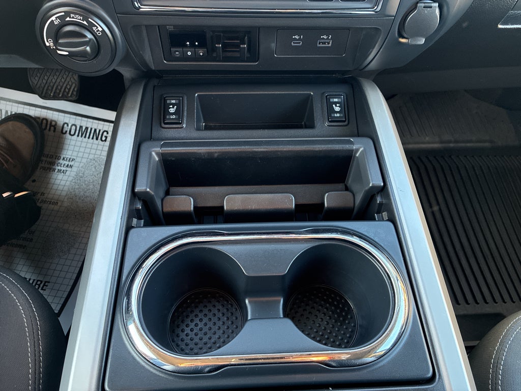 2024 Nissan Titan SV