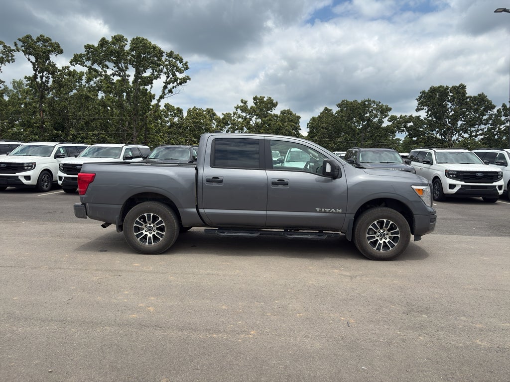 2024 Nissan Titan SV