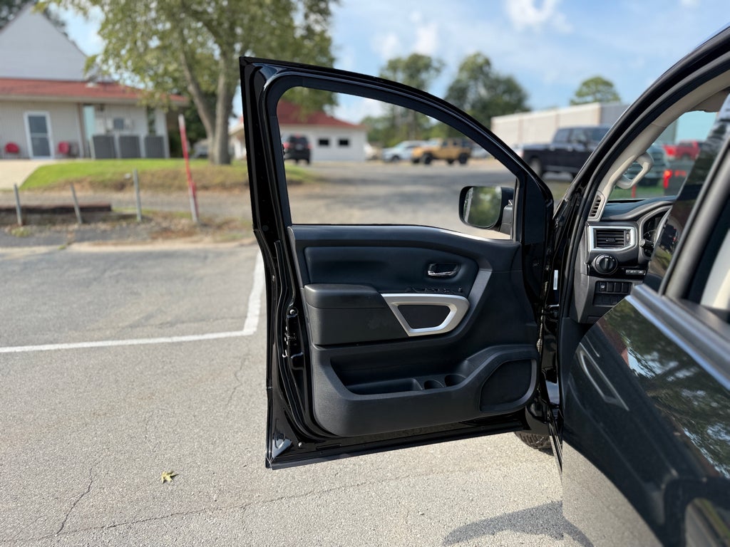 2021 Nissan Titan SV