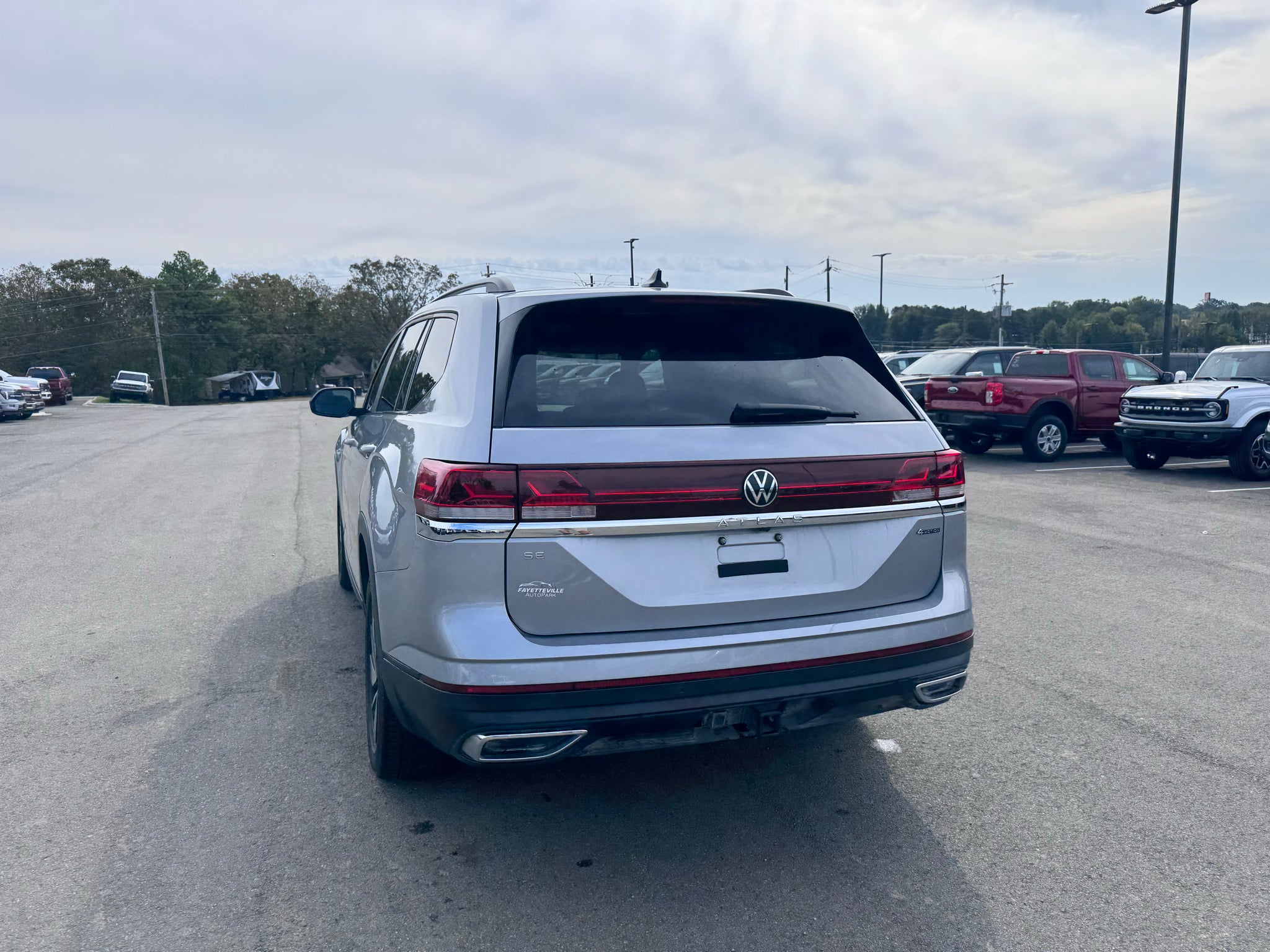 2024 Volkswagen Atlas 2.0T SE w/Technology