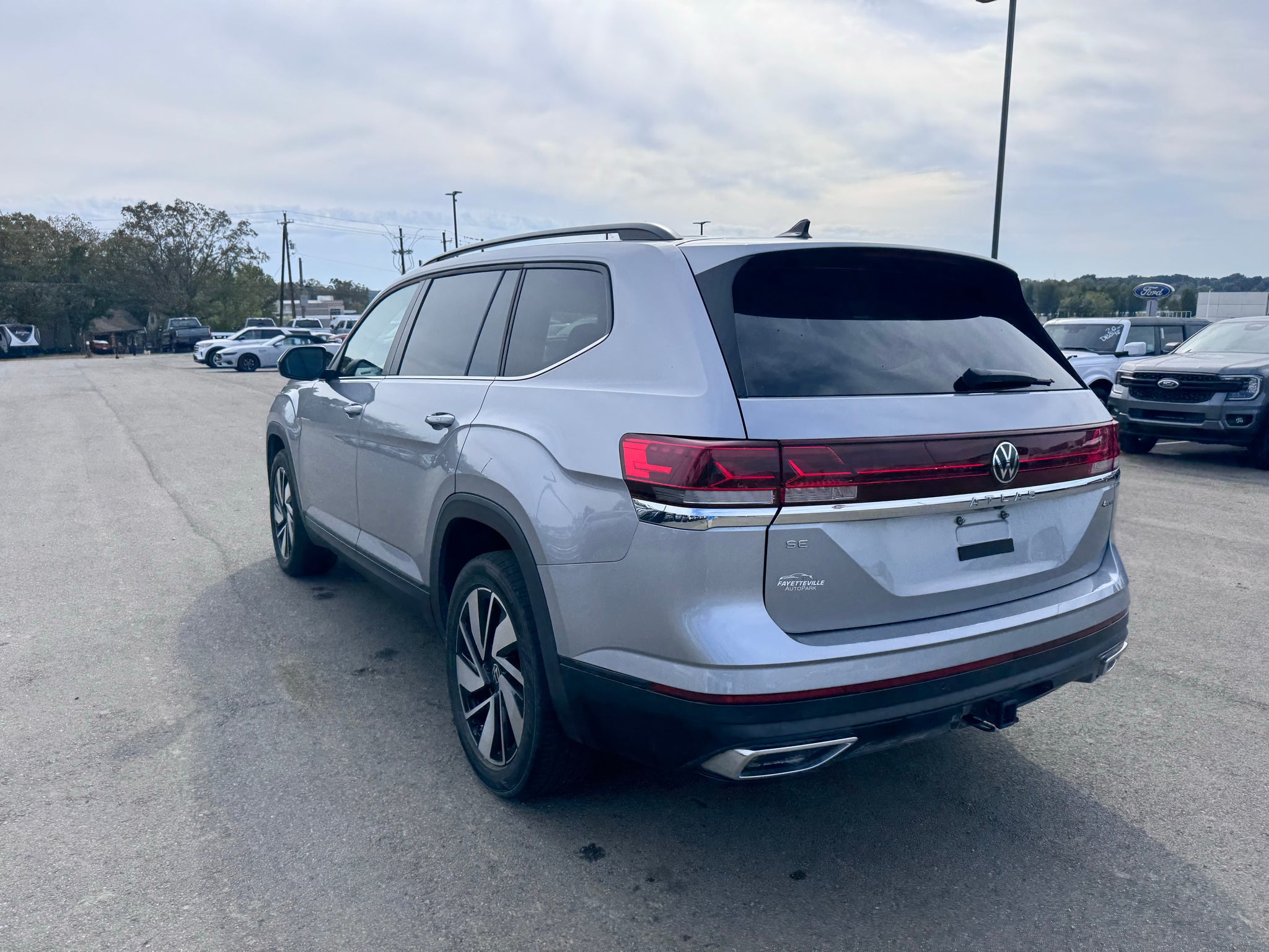 2024 Volkswagen Atlas 2.0T SE w/Technology