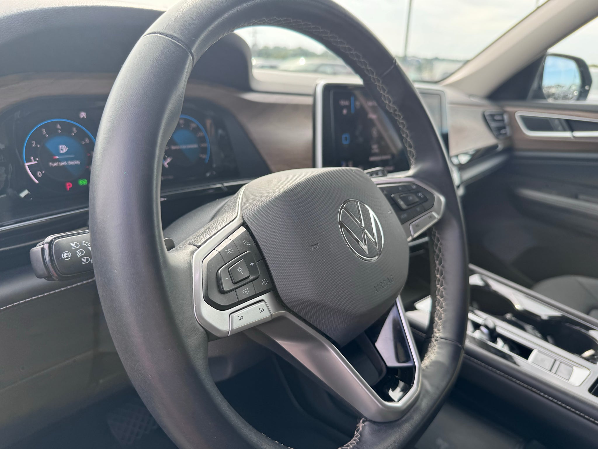 2024 Volkswagen Atlas 2.0T SE w/Technology