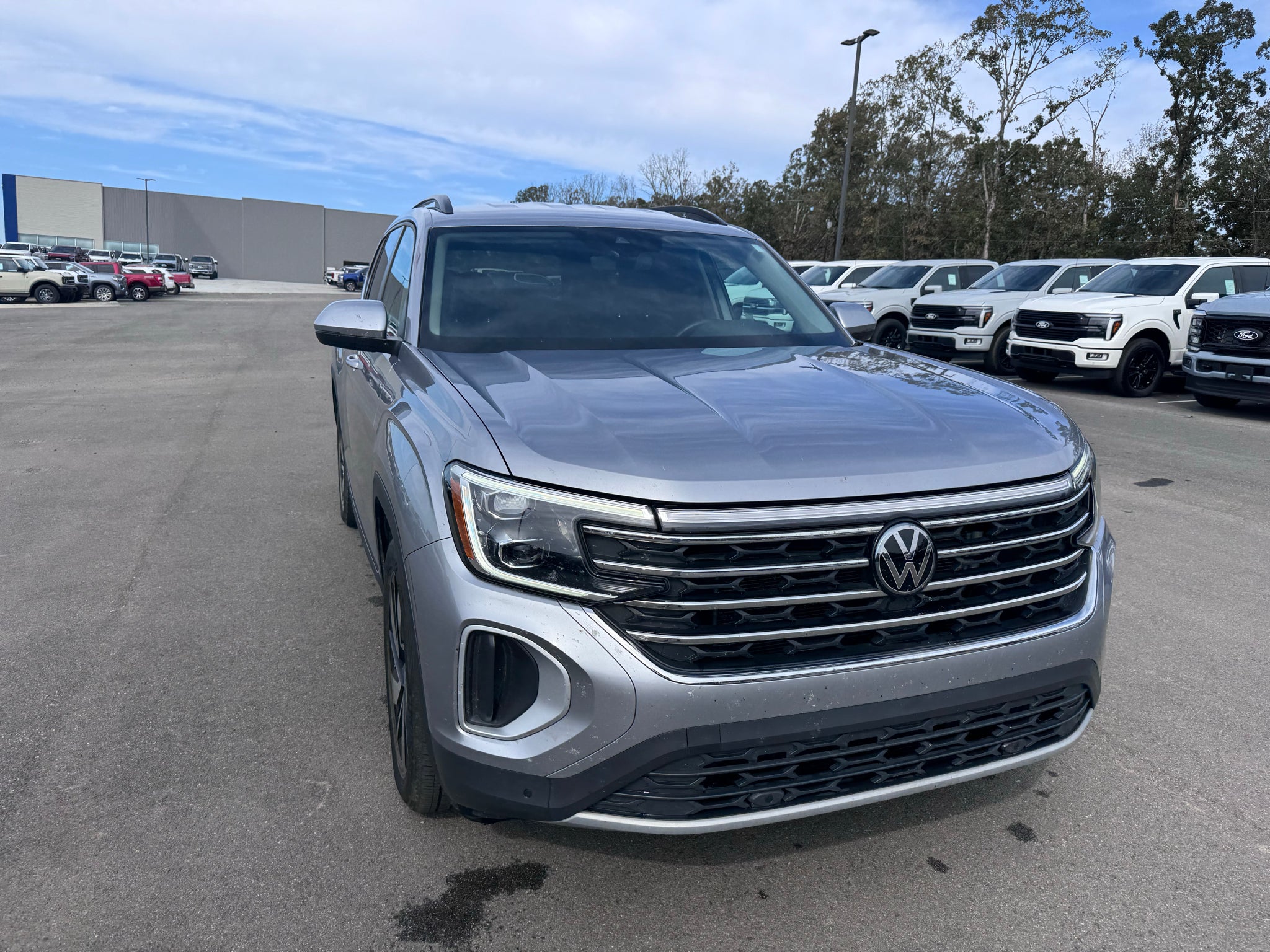 2024 Volkswagen Atlas 2.0T SE w/Technology