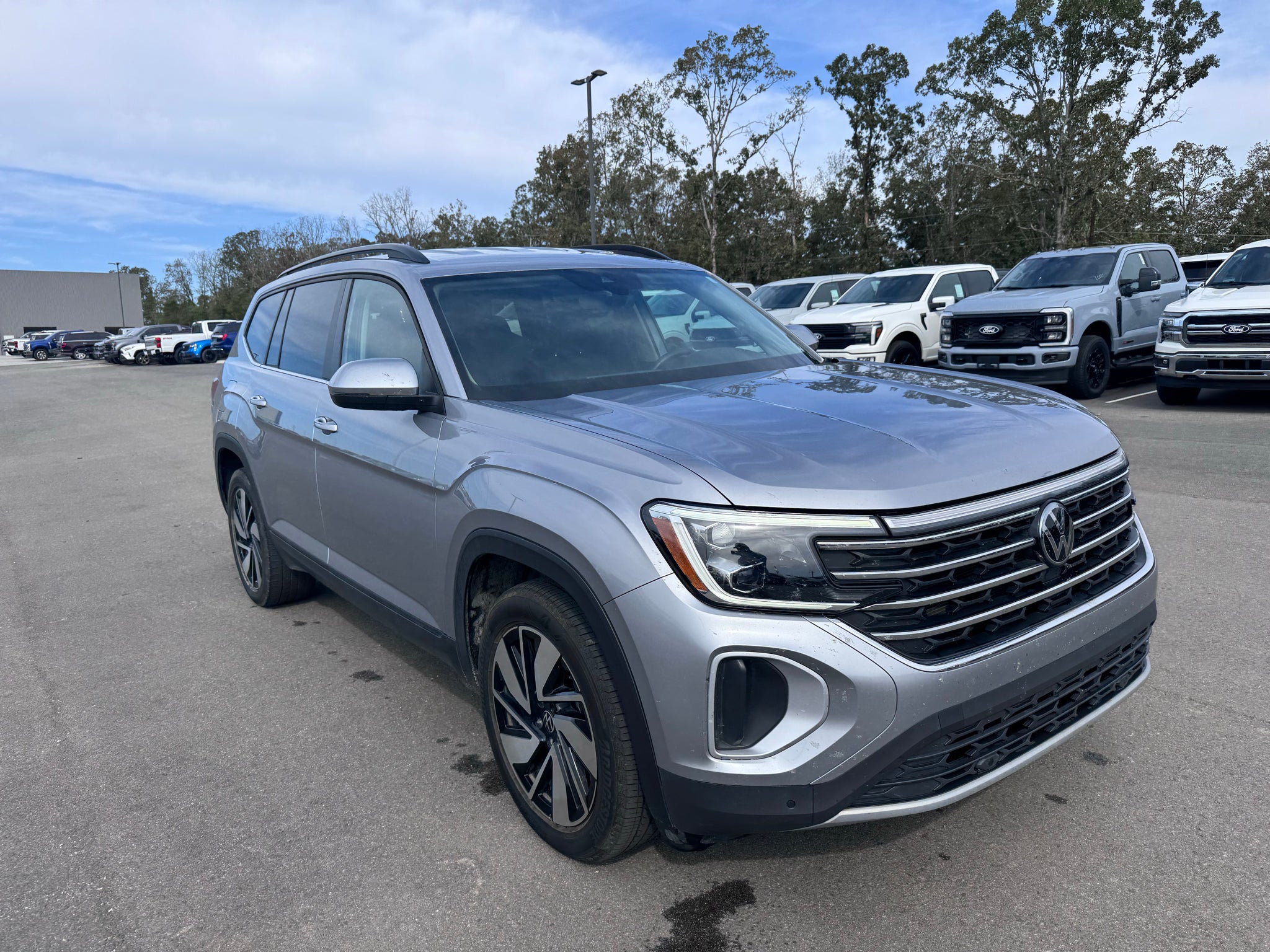 2024 Volkswagen Atlas 2.0T SE w/Technology