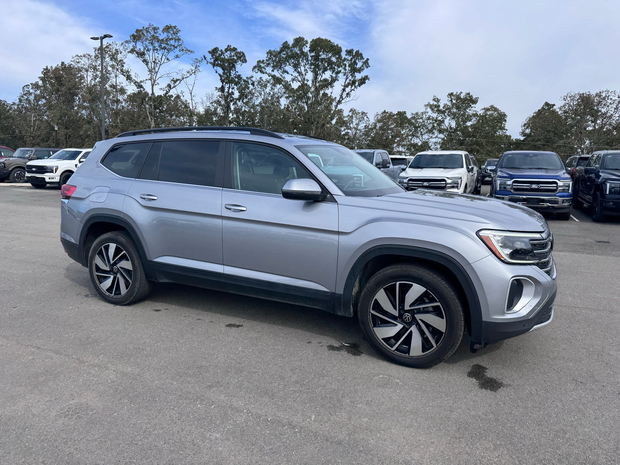 2024 Volkswagen Atlas 2.0T SE w/Technology