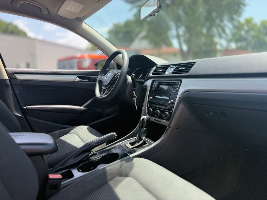 2017 Volkswagen Passat 1.8T S