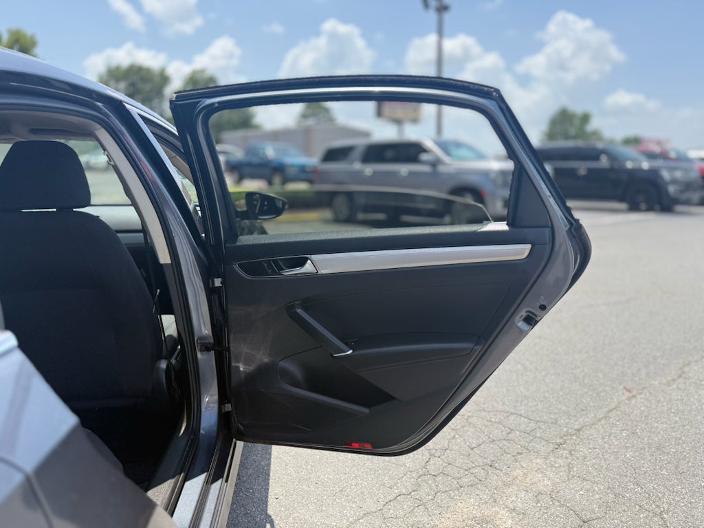 2017 Volkswagen Passat 1.8T S
