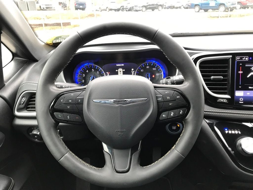2023 Chrysler Pacifica Touring