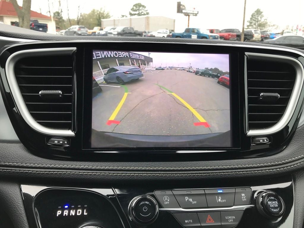 2023 Chrysler Pacifica Touring