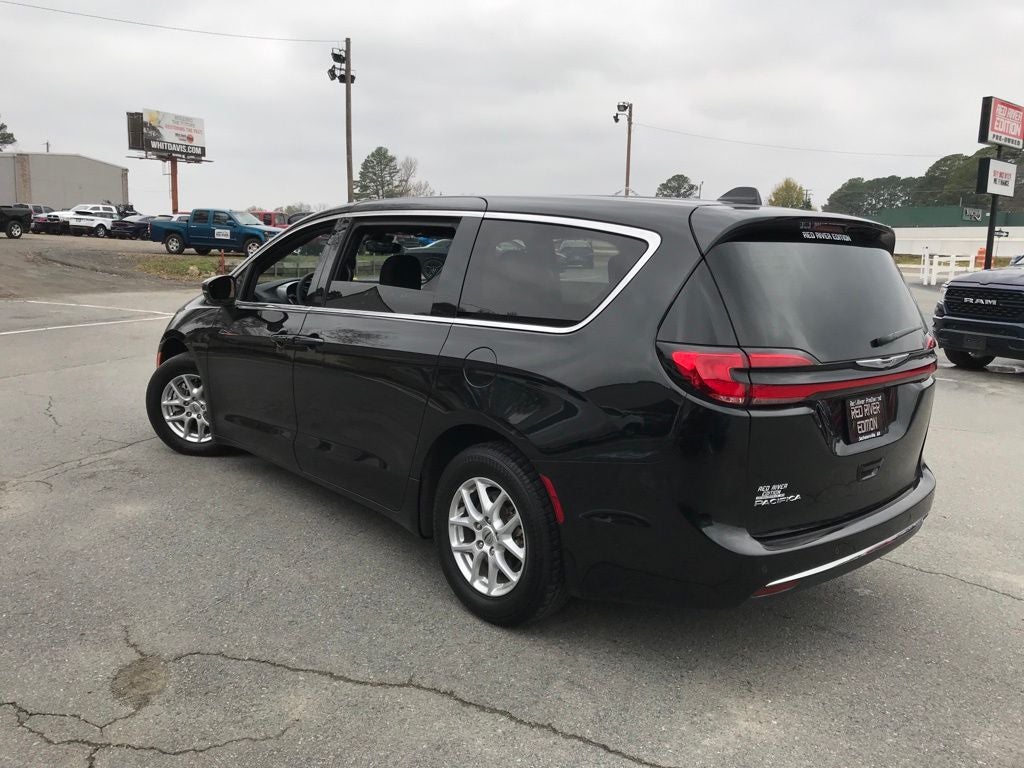 2023 Chrysler Pacifica Touring