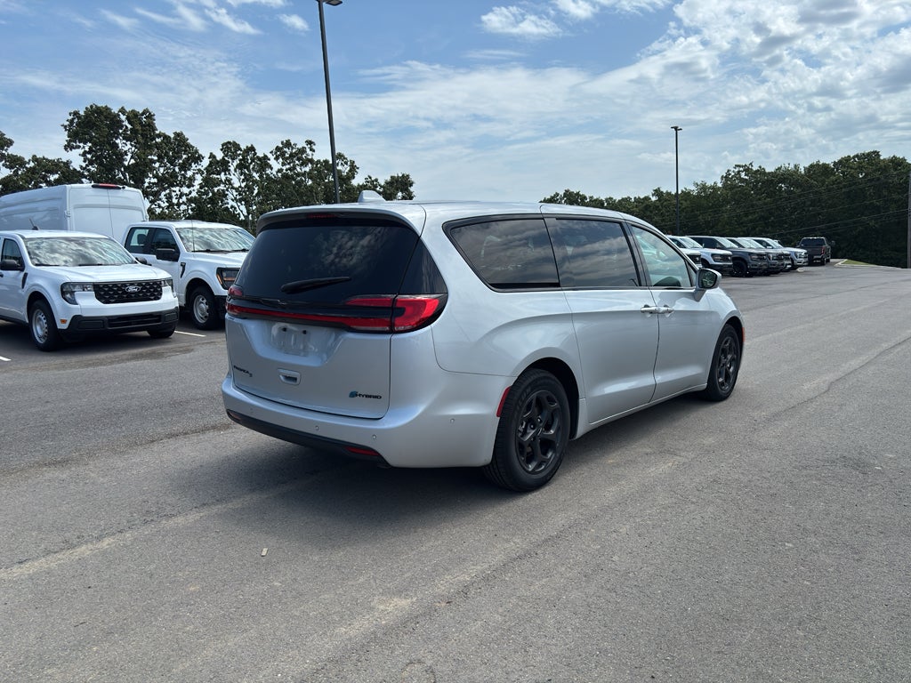 2022 Chrysler Pacifica Hybrid Limited
