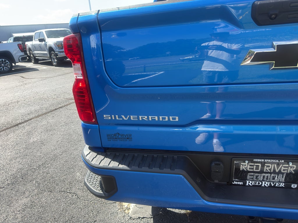 2025 Chevrolet Silverado Custom