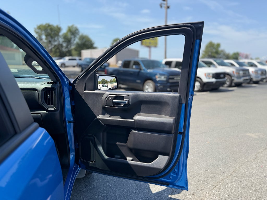2025 Chevrolet Silverado Custom