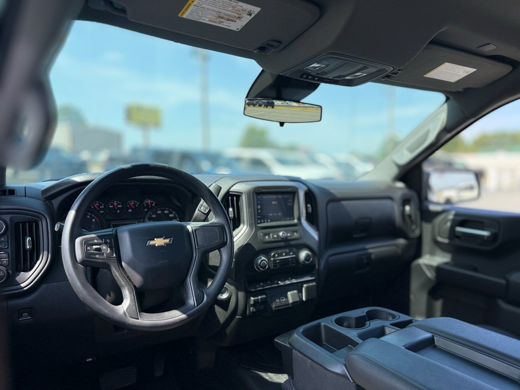 2025 Chevrolet Silverado Custom
