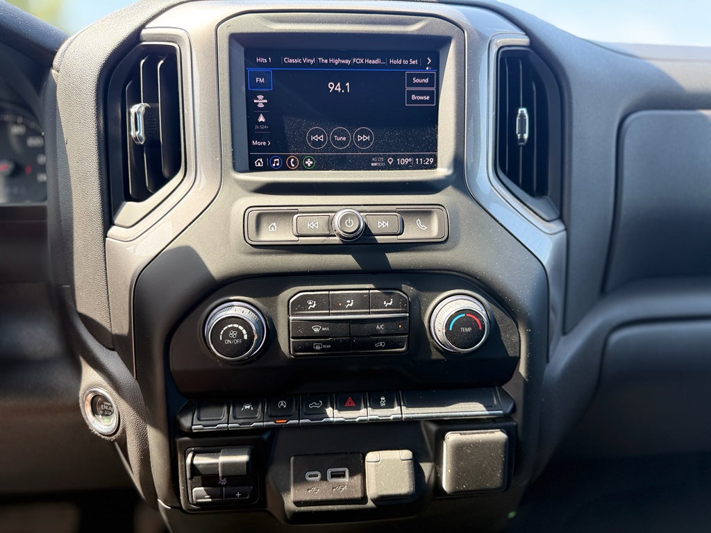 2025 Chevrolet Silverado Custom