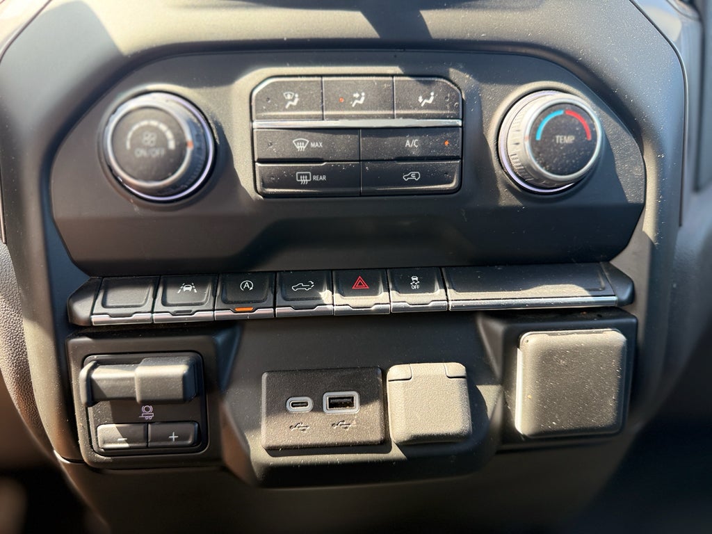 2025 Chevrolet Silverado Custom