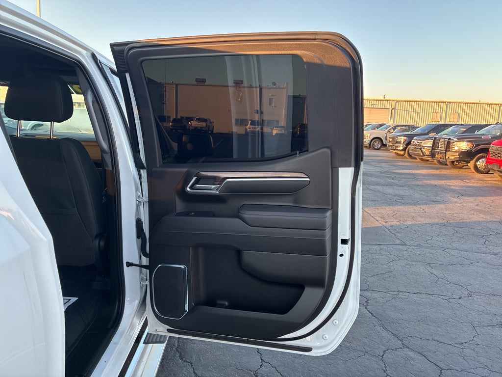 2025 Chevrolet Silverado LT