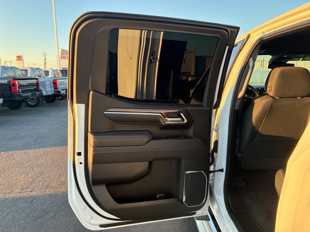 2025 Chevrolet Silverado LT