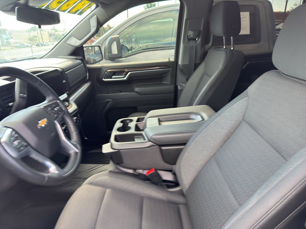 2025 Chevrolet Silverado LT