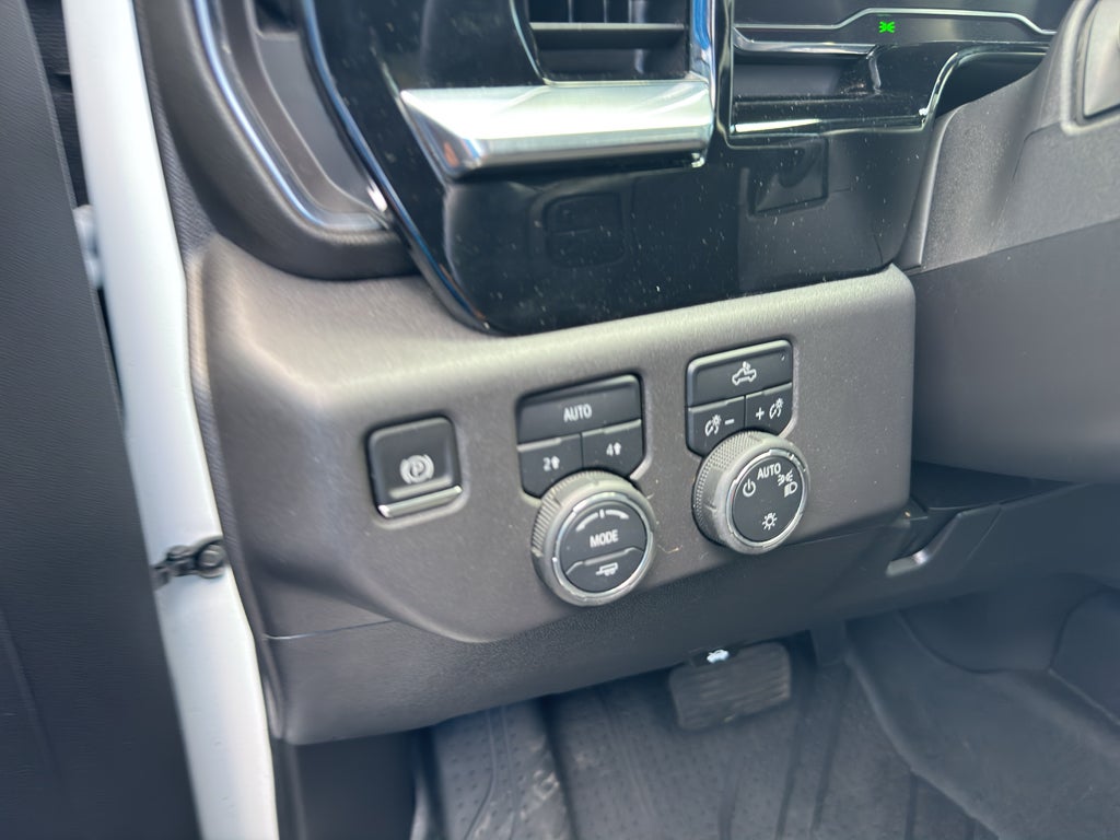 2025 Chevrolet Silverado LT