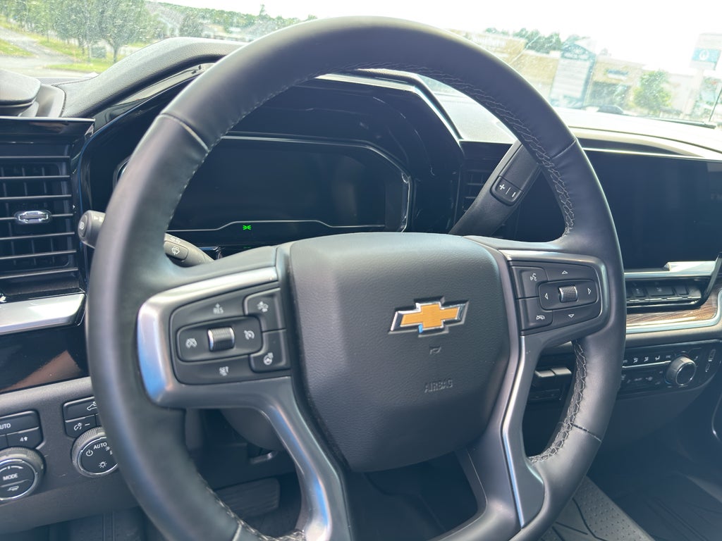 2025 Chevrolet Silverado LT